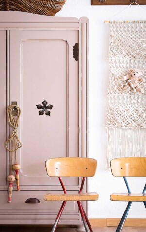 Herrajes de hierro forjado. Accesorios para bisagras. Herrajes para puertas. Puerta de entrada. Puerta de madera. Puertas antiguas. Accesorios para puertas. Herrajes de hierro en Argentina