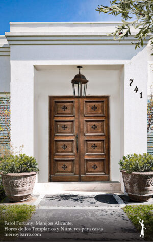 Manija de hierro forjado. Manijon Manija de hierro. Tiradores. Manijas para puertas. Puertas de entrada. Puerta de madera. Herrajes de hierro en Argentina.