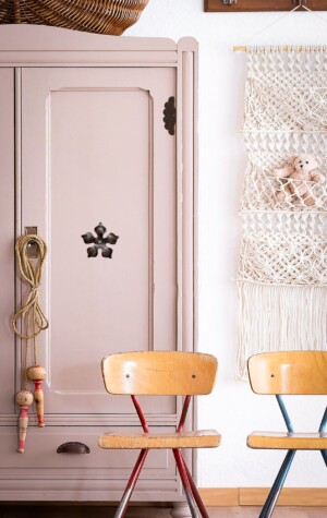 Herrajes de hierro forjado. Accesorios para bisagras. Herrajes para puertas. Puerta de entrada. Puerta de madera. Puertas antiguas. Accesorios para puertas. Herrajes de hierro en Argentina