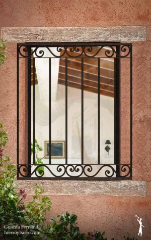 reja de hierro, accesorios para rejas de hierro, rejas para frentes de casas, rejas para puertas, rejas para ventanas