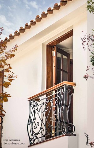 Rejas de hierro en Argentina. Portones y puertas de hierro. Rejas para ventanas. Balcones de hierro. Rejas en Argentina.