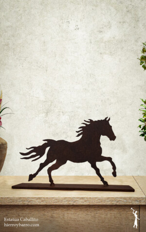 Estatua Caballo de hierro forjado. Decoracion de hierro