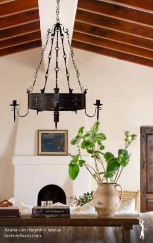 Arañas de hierro. Iluminación para interiores. Lamparas colgantes. Lámparas de hierro en Argentina. Lamparas de techo.
