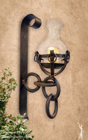 Apliques de hierro. Iluminación de interiores. Lámparas para interiores. Apliques en Argentina. Iluminación en Argentina