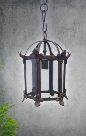 Lamparas de hierro. Iluminación de interiores. Lámparas para interiores. Apliques en Argentina. Iluminación en Argentina