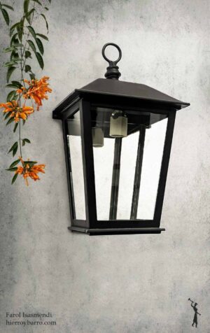 Lamparas de hierro. Iluminación de interiores. Lámparas para interiores. Apliques en Argentina. Iluminación en Argentina