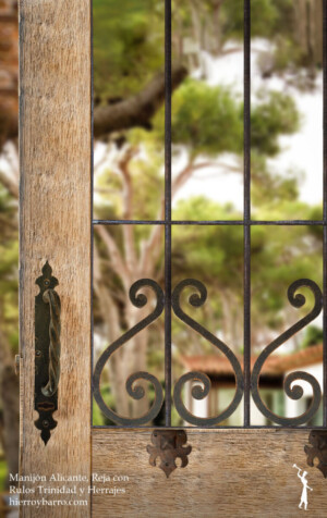 reja de hierro, accesorios para rejas de hierro, rejas para frentes de casas, rejas para puertas, rejas para ventanas