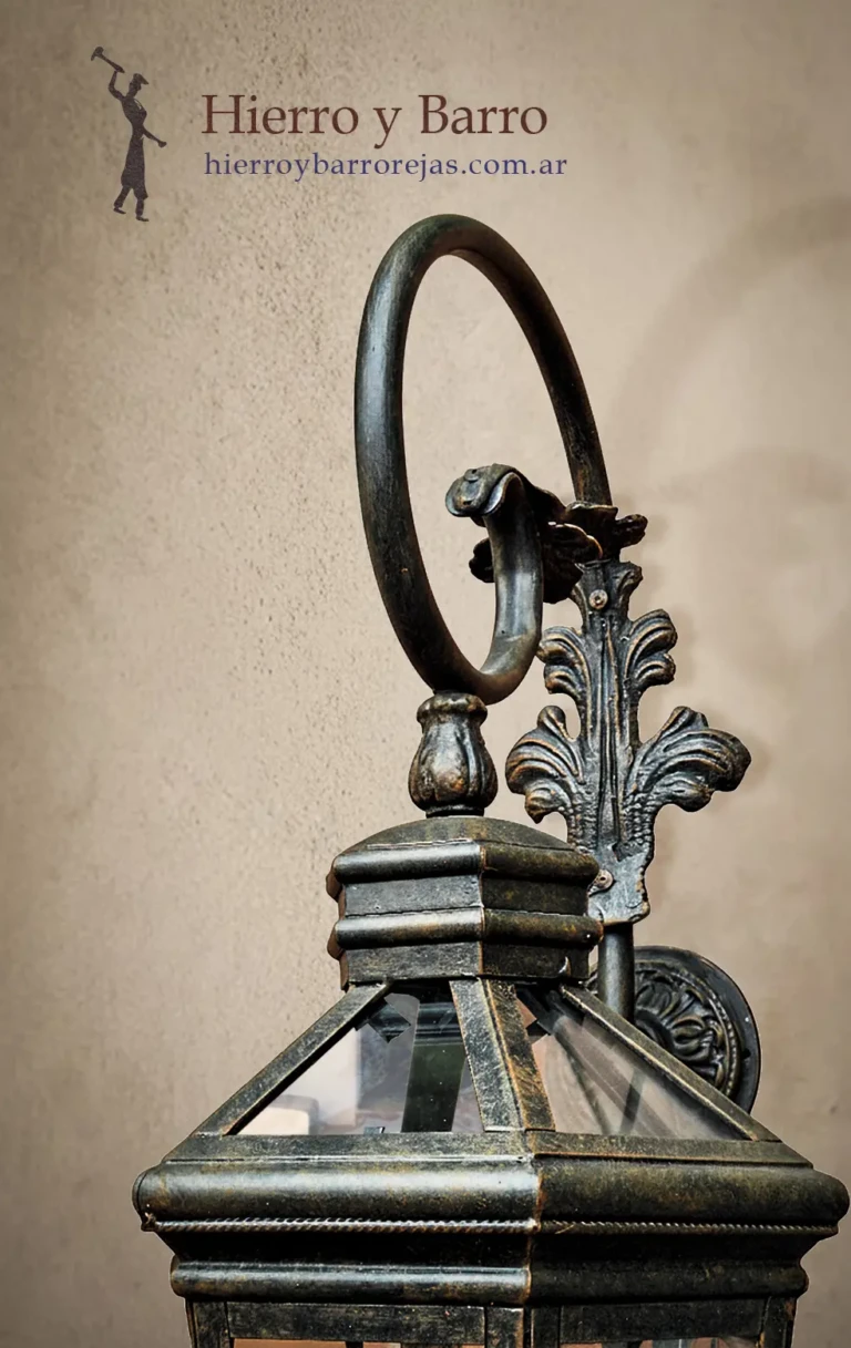 Farol Franzini con Ménsula
