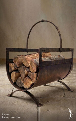 Accesorios de hierro para chimeneas. Chisperos, juegos de herramientas, lamparas de hierro, decoracion del hogar